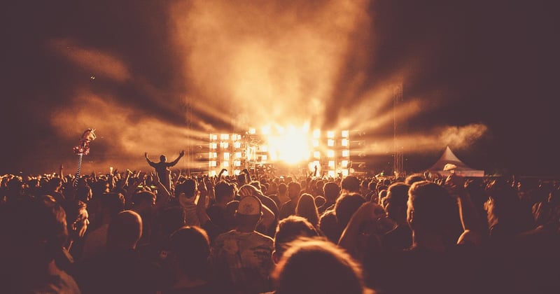Look scène rock : comment s'habiller pour un concert de funk